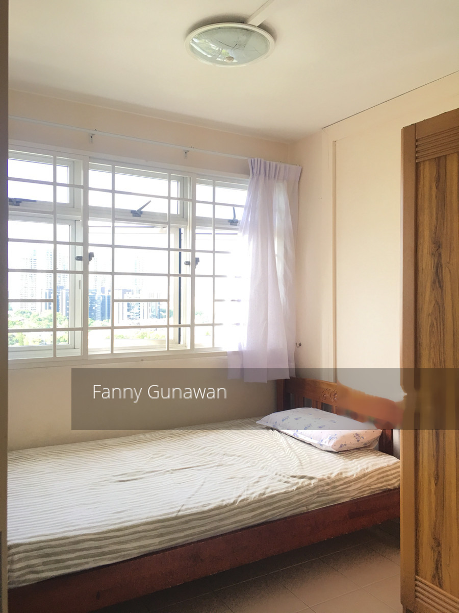 Holland Avenue thumbnail photo